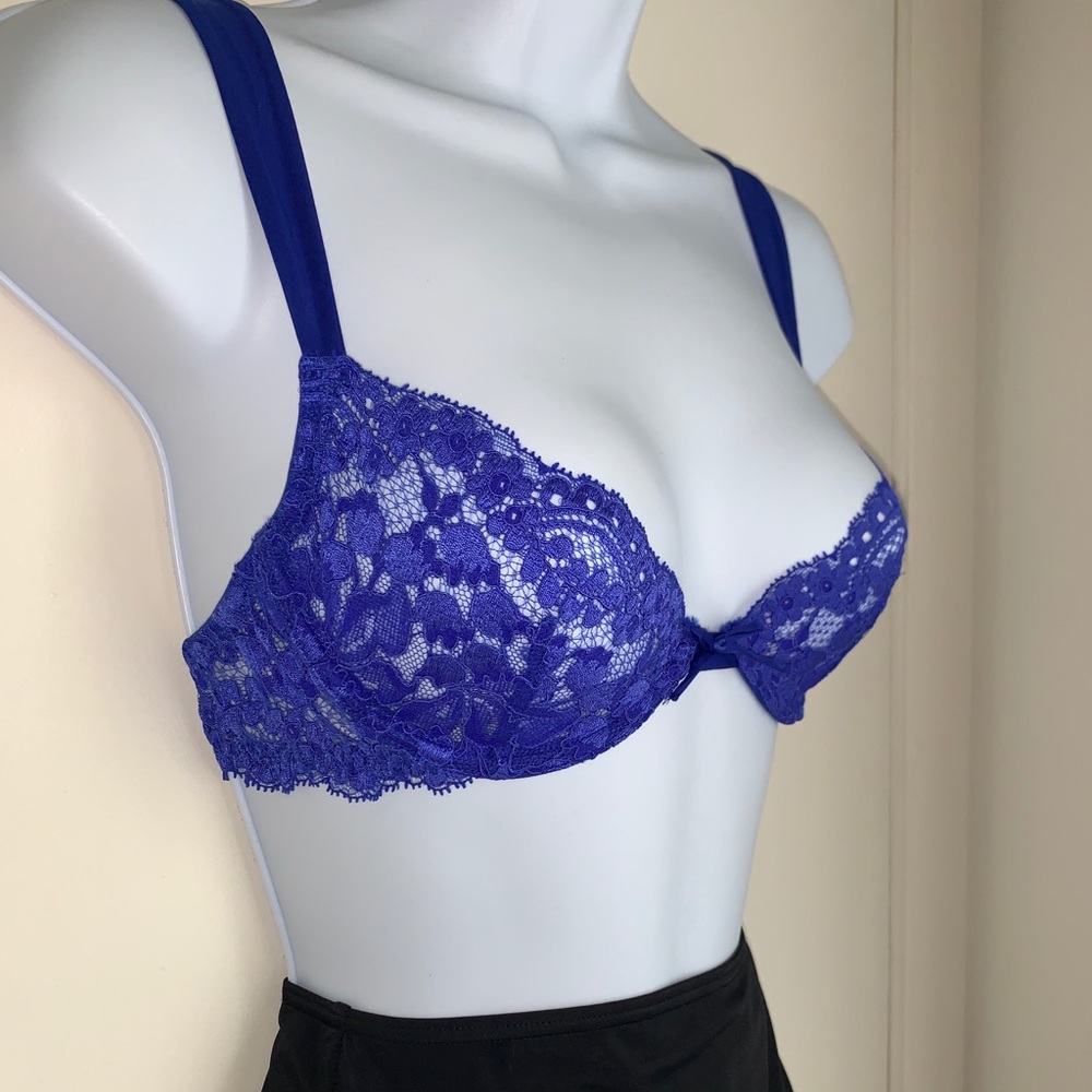 NEW Kendall & Kylie Lace Plunge Bra 34B